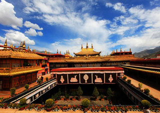 Temple de Jokhang，Le Bouddhisme de la Langue Tibétaine