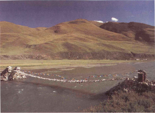 Le pont suspendu sur l'ancienne Route Tang-Tibet 